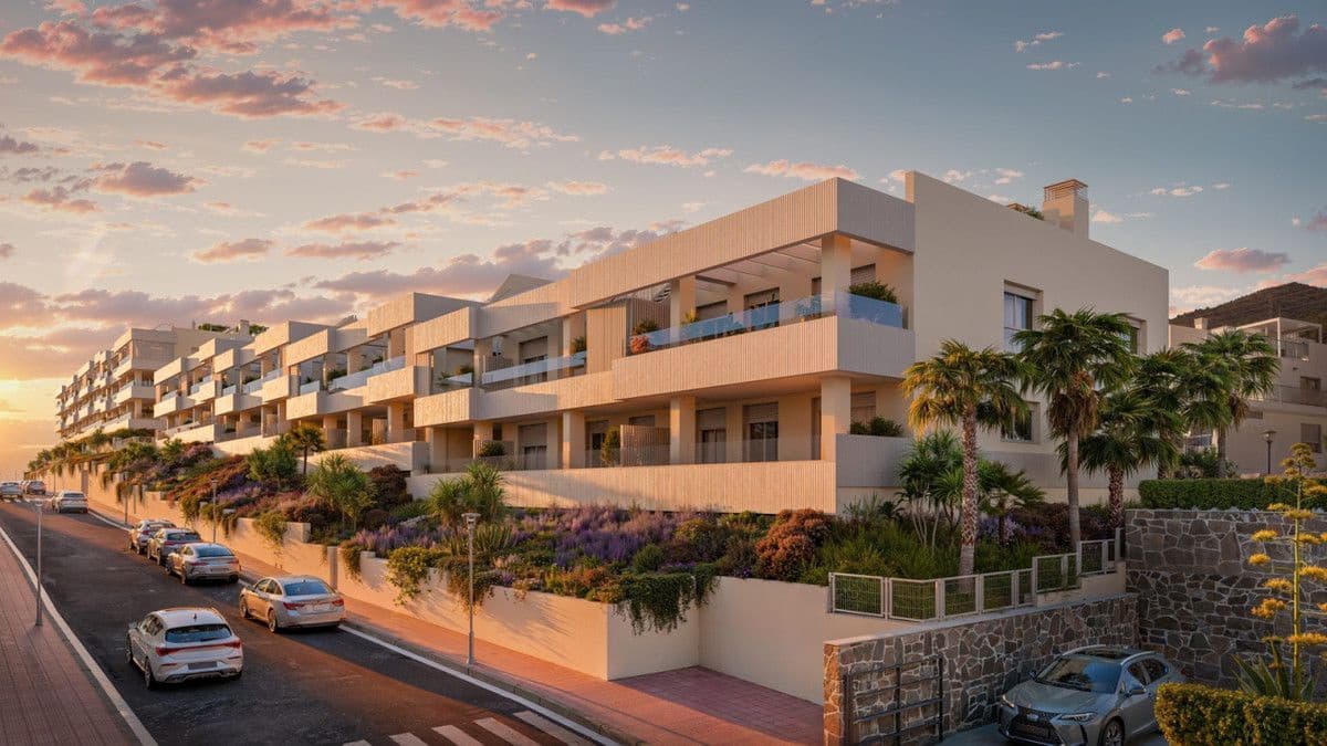 Apartamento de 3 habitaciones en Benalmádena en venta con piscina - 430.800 € (Ref: 9992570)