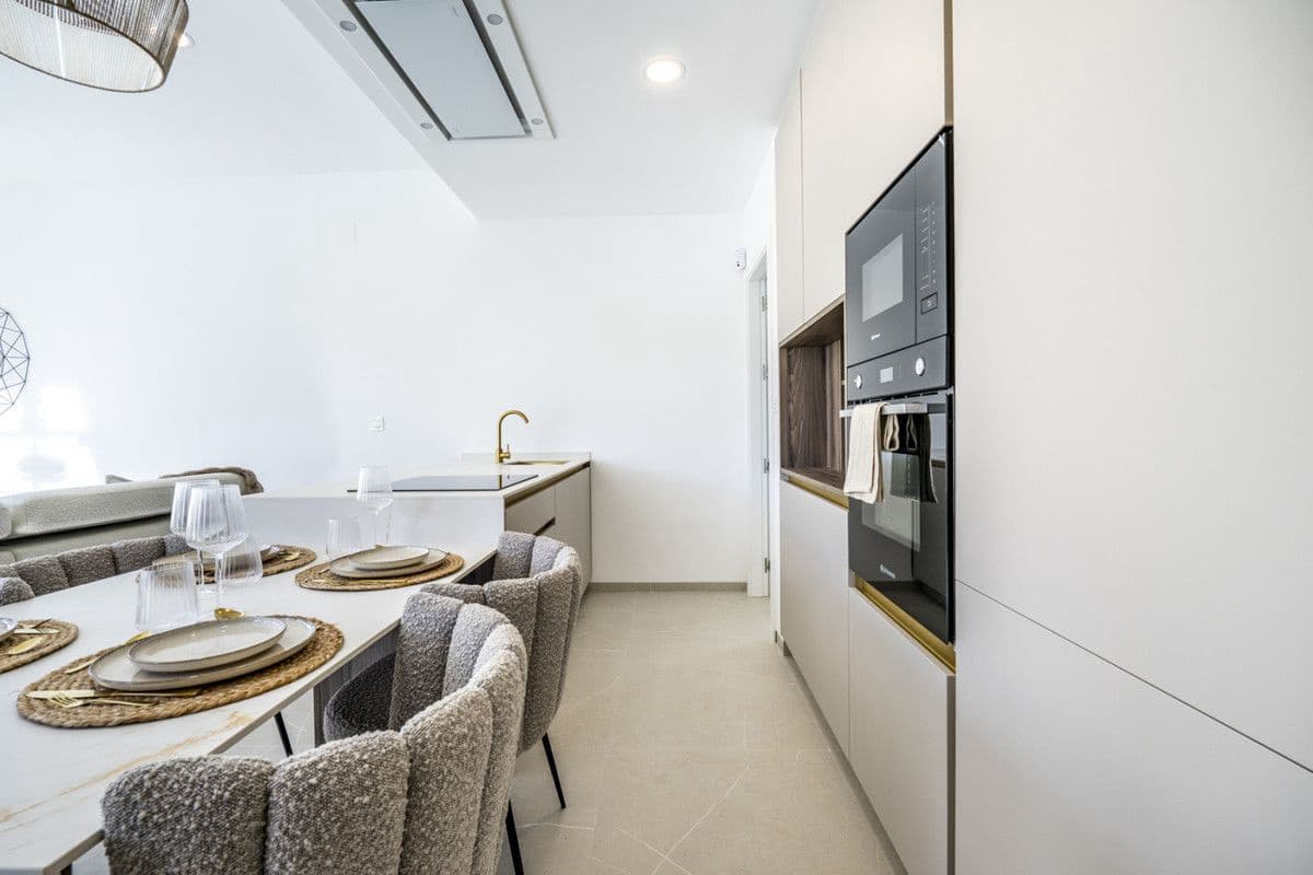 Chalet de 3 habitaciones en Roldan en venta con piscina - 415.950 € (Ref: 9992584)
