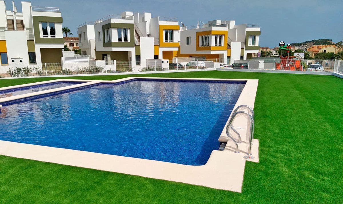 3 chambre Villa/Maison à vendre à Denia avec piscine - 675 000 € (Ref: 9992593)