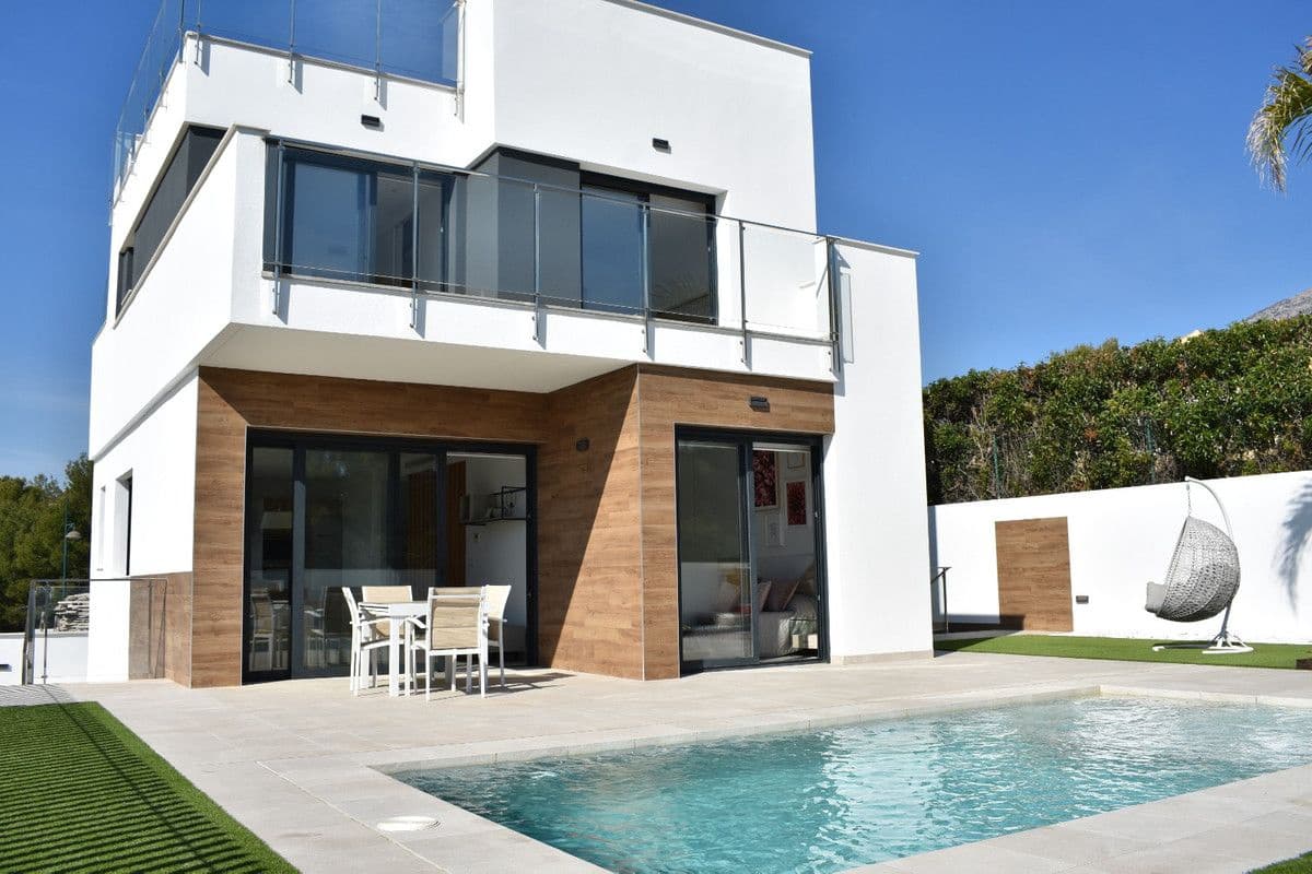 3 soveværelse Villa til salg i La Nucia med swimmingpool - € 600.000 (Ref: 9992596)