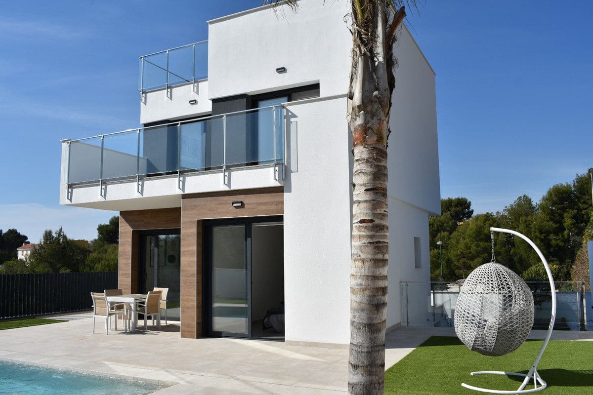 3 soveværelse Villa til salg i La Nucia med swimmingpool - € 600.000 (Ref: 9992596)