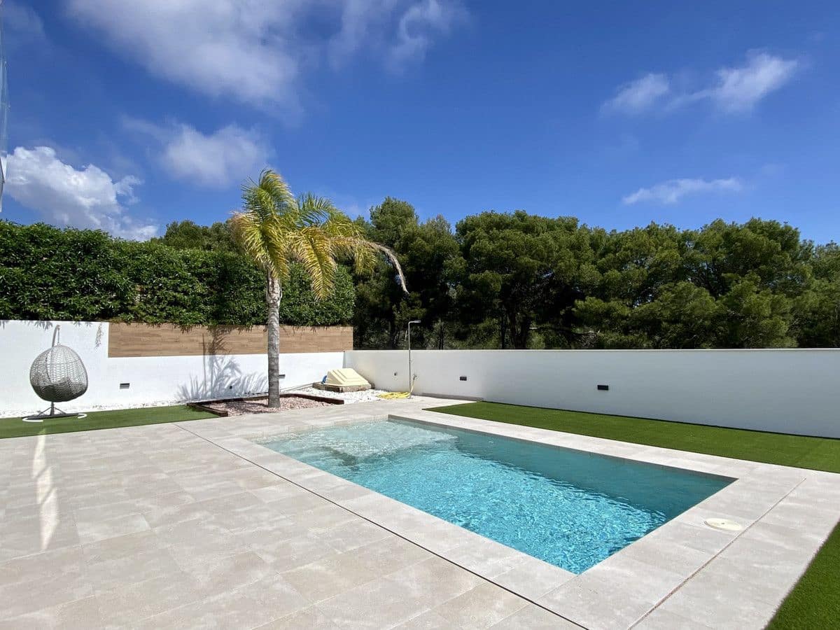 3 soveværelse Villa til salg i La Nucia med swimmingpool - € 600.000 (Ref: 9992596)