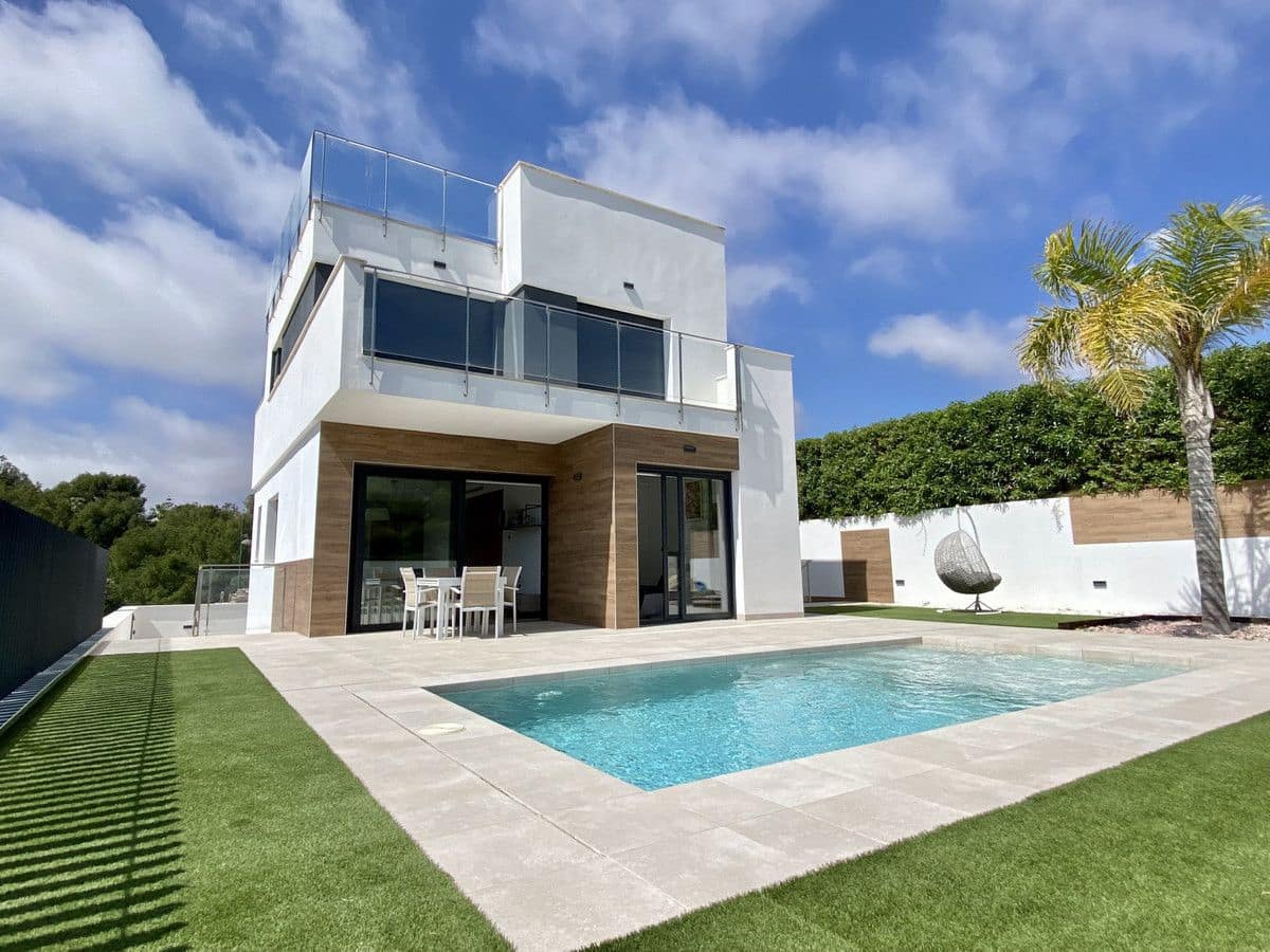 3 soveværelse Villa til salg i La Nucia med swimmingpool - € 600.000 (Ref: 9992596)