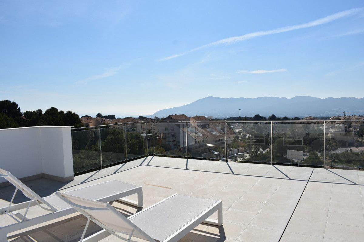 3 soveværelse Villa til salg i La Nucia med swimmingpool - € 600.000 (Ref: 9992596)