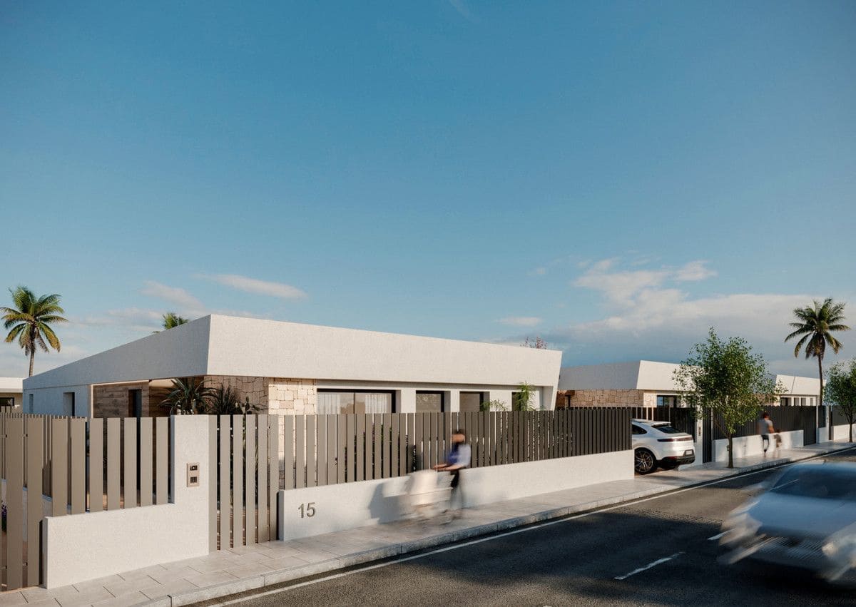 Chalet de 3 habitaciones en Murcia ciudad en venta con piscina - 459.000 € (Ref: 9992597)