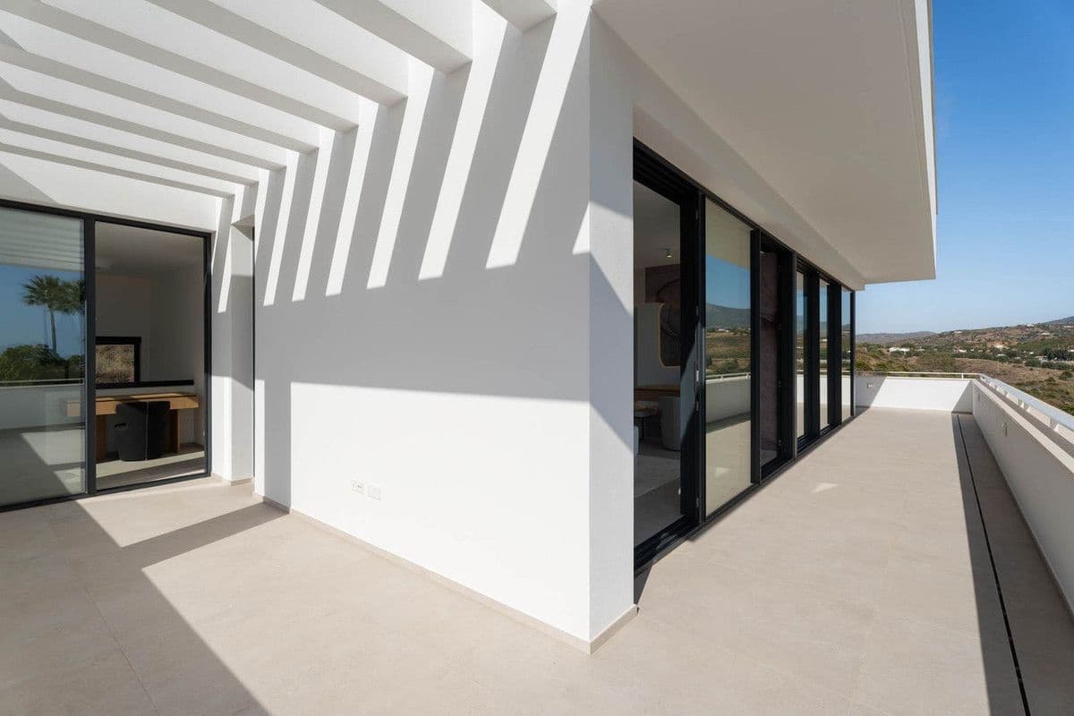 4 soveværelse Villa til salg i Mijas med swimmingpool - € 2.795.000 (Ref: 9992598)