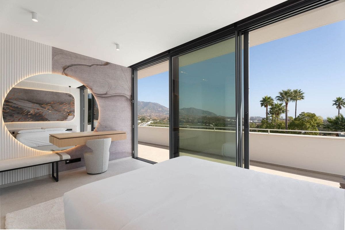 4 soveværelse Villa til salg i Mijas med swimmingpool - € 2.795.000 (Ref: 9992598)