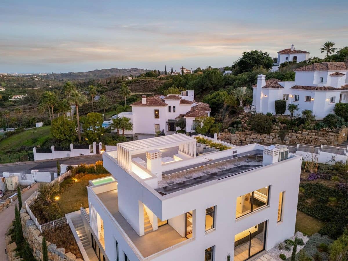 4 soveværelse Villa til salg i Mijas med swimmingpool - € 2.795.000 (Ref: 9992598)