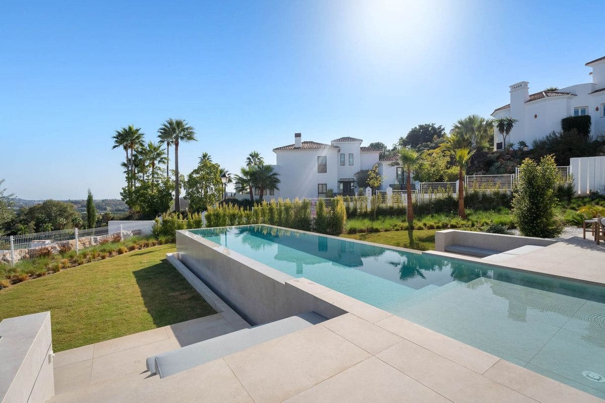 4 soveværelse Villa til salg i Mijas med swimmingpool - € 2.795.000 (Ref: 9992598)