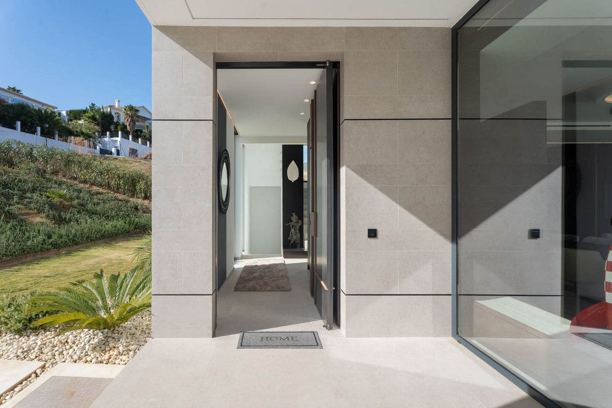 4 soveværelse Villa til salg i Mijas med swimmingpool - € 2.795.000 (Ref: 9992598)
