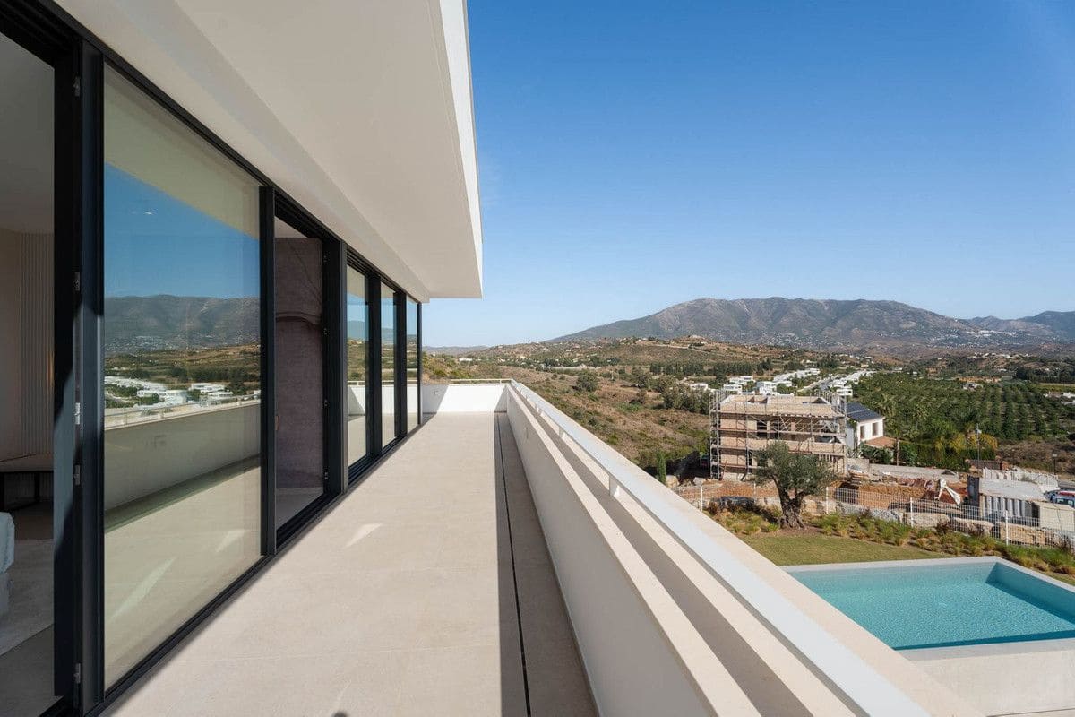 4 soveværelse Villa til salg i Mijas med swimmingpool - € 2.795.000 (Ref: 9992598)