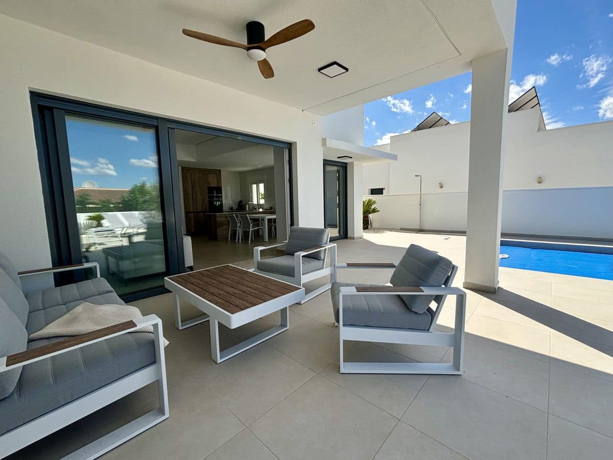 3 soveværelse Villa til salg i Benijofar med swimmingpool - € 589.000 (Ref: 9992621)