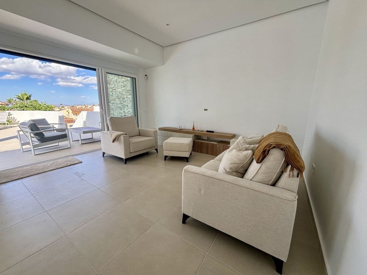 3 soveværelse Villa til salg i Benijofar med swimmingpool - € 589.000 (Ref: 9992621)