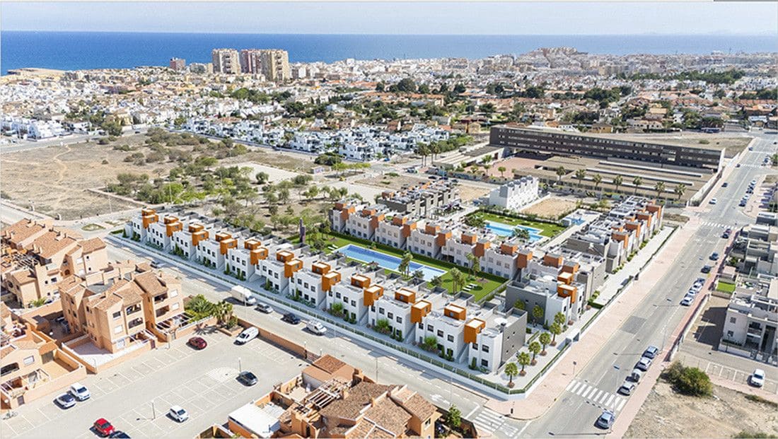 2 makuuhuone Huoneisto myytävänä paikassa Torrevieja mukana uima-altaan - 270 900 € (Ref: 9992653)