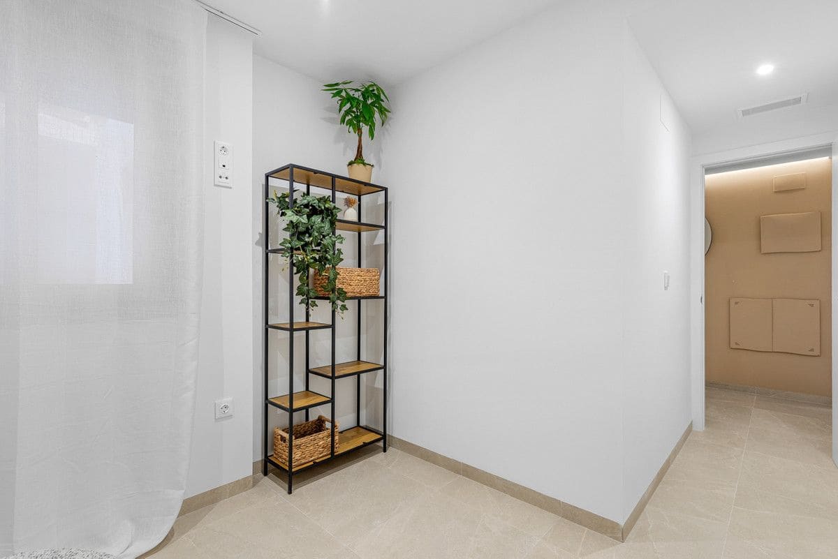 3 bedroom Apartment for sale in Jacarilla with pool - € 158,500 (Ref: 9992741)
