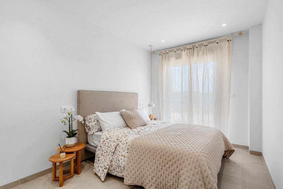 3 bedroom Apartment for sale in Jacarilla with pool - € 158,500 (Ref: 9992741)