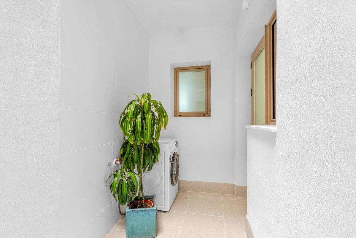 3 bedroom Apartment for sale in Jacarilla with pool - € 158,500 (Ref: 9992741)