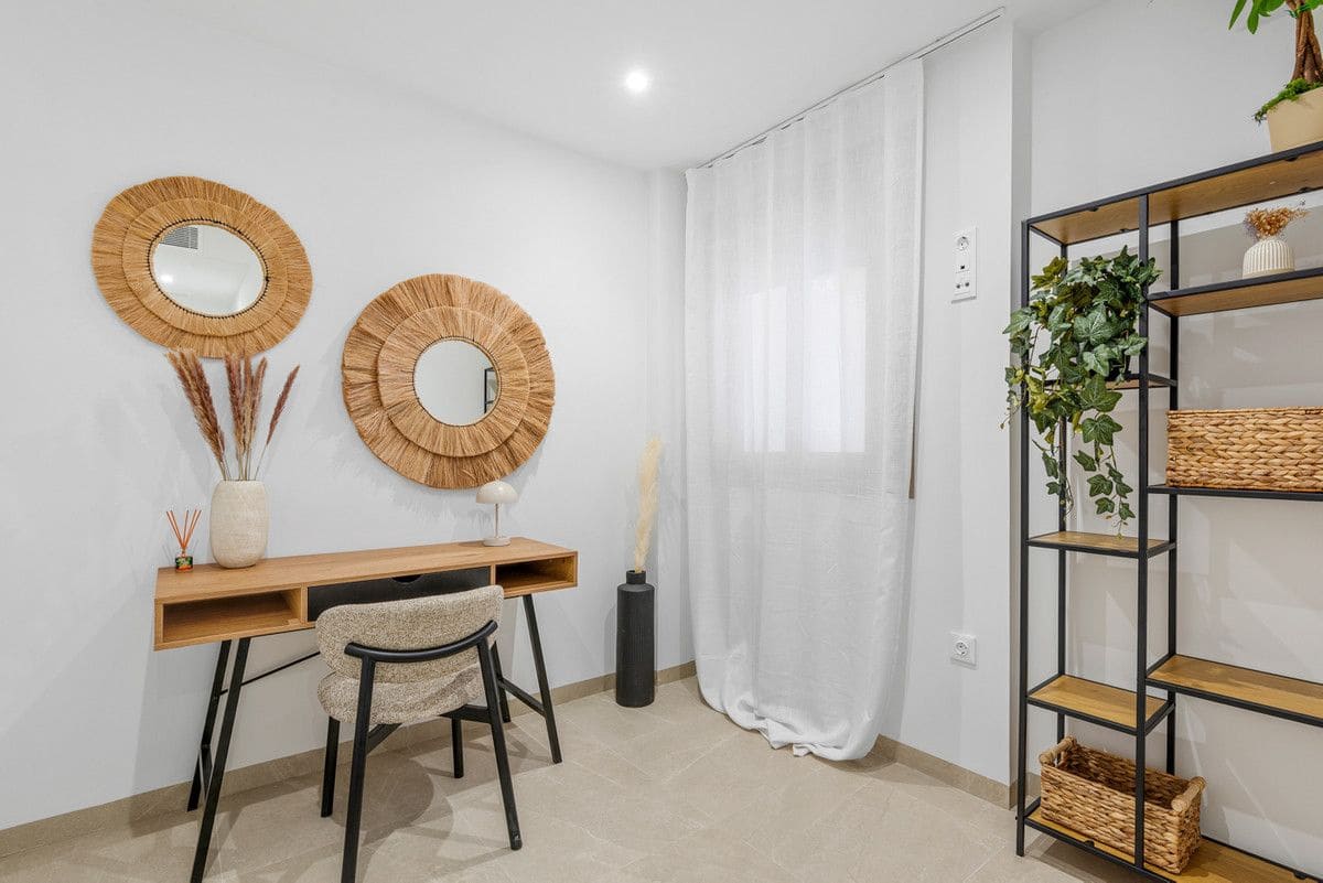 3 bedroom Apartment for sale in Jacarilla with pool - € 158,500 (Ref: 9992741)