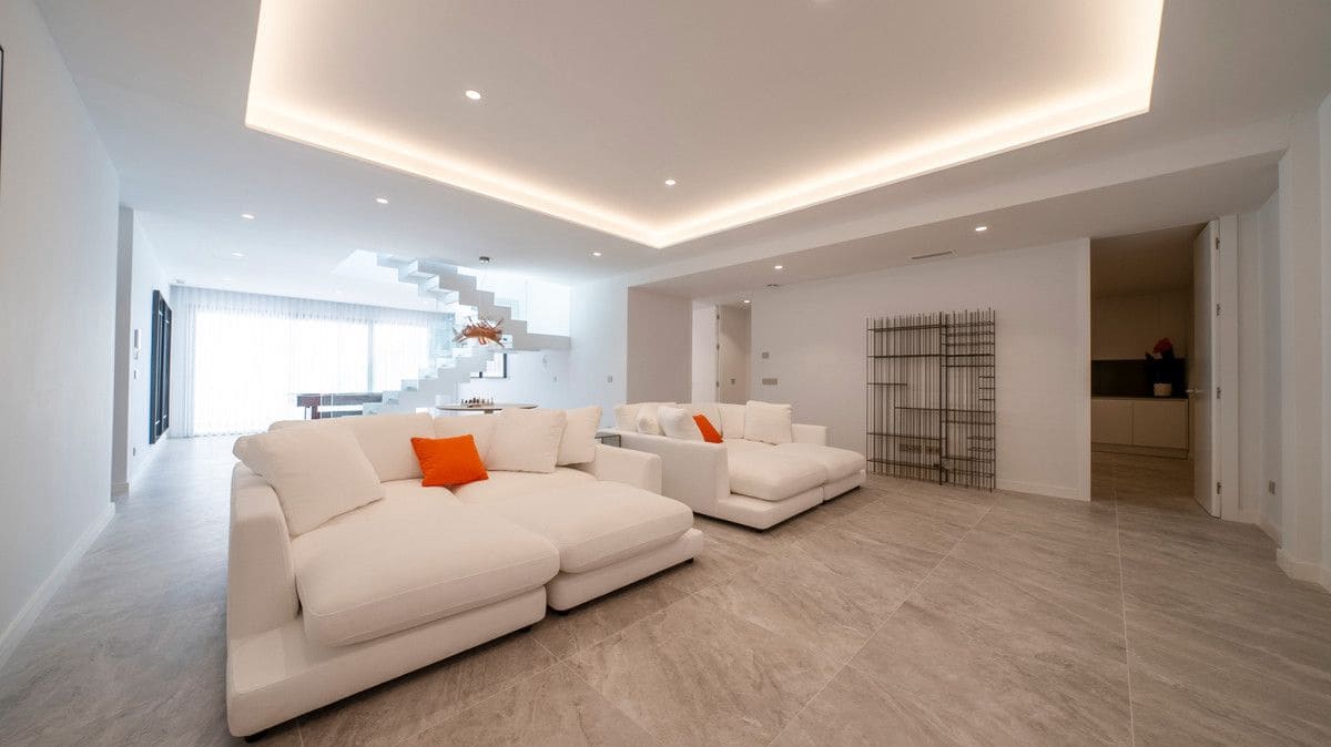 Chalet de 5 habitaciones en Finestrat en venta con piscina - 1.550.000 € (Ref: 9992745)