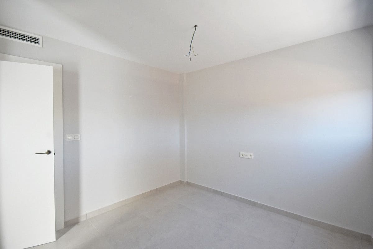 3 bedroom Apartment for sale in Alamillo with pool - € 298,000 (Ref: 9992750)