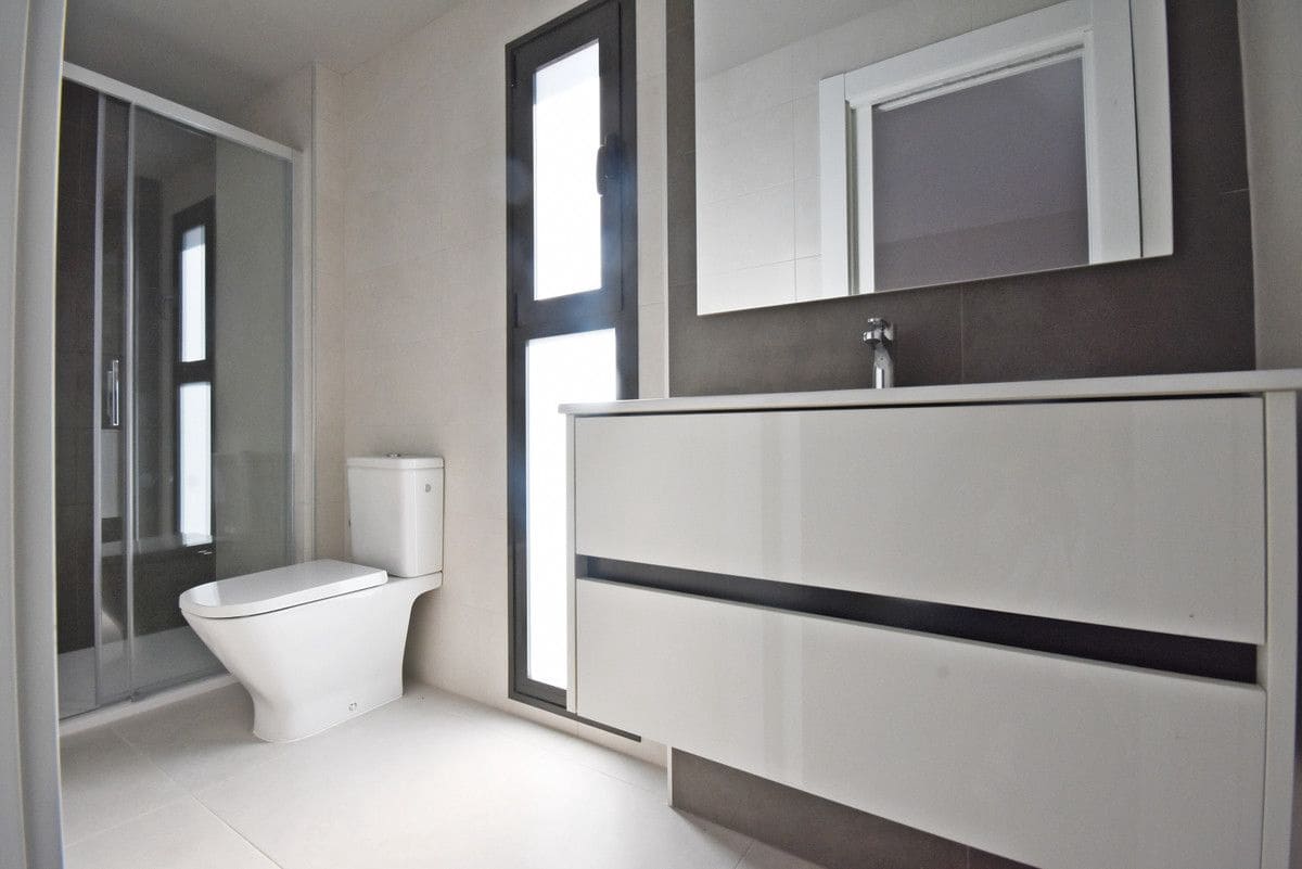 3 bedroom Apartment for sale in Alamillo with pool - € 298,000 (Ref: 9992750)