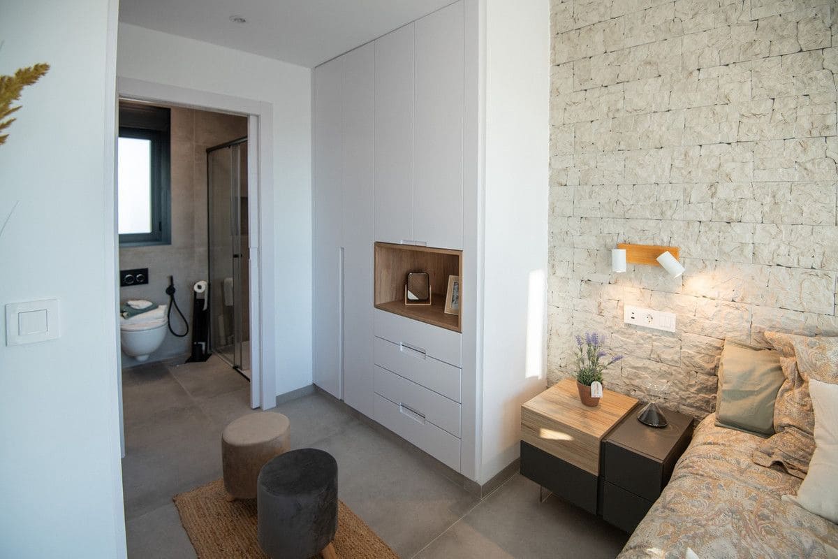 Chalet de 3 habitaciones en Santiago de la Ribera en venta con piscina - 595.000 € (Ref: 9992825)