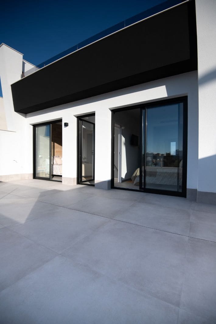 Chalet de 3 habitaciones en Santiago de la Ribera en venta con piscina - 595.000 € (Ref: 9992825)