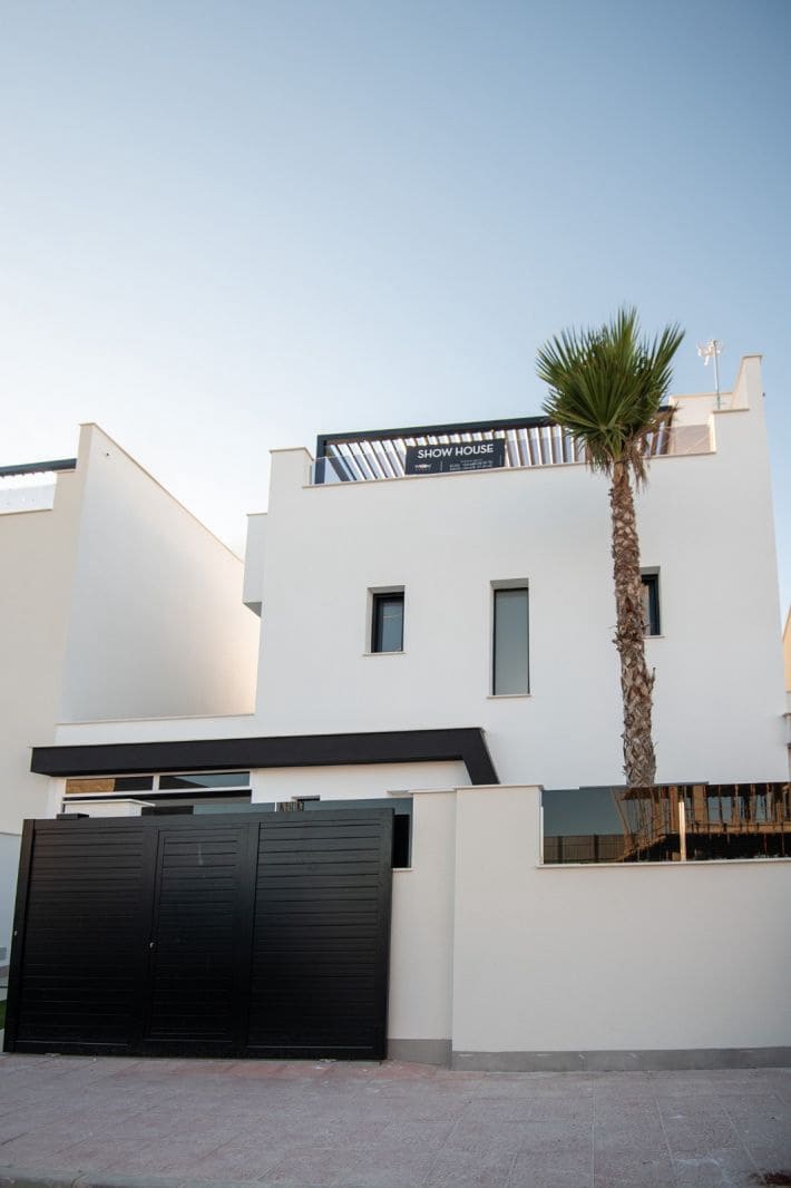 Chalet de 3 habitaciones en Santiago de la Ribera en venta con piscina - 595.000 € (Ref: 9992825)