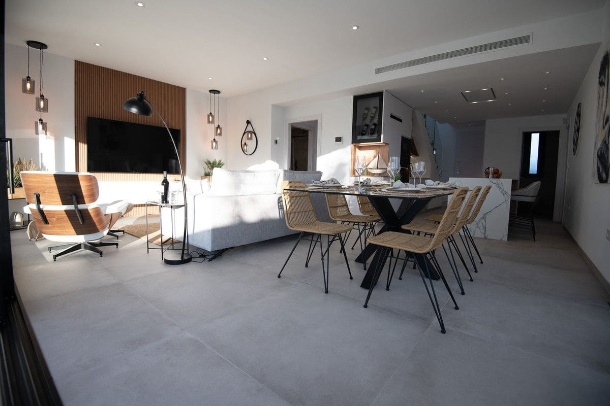 Chalet de 3 habitaciones en Santiago de la Ribera en venta con piscina - 595.000 € (Ref: 9992825)