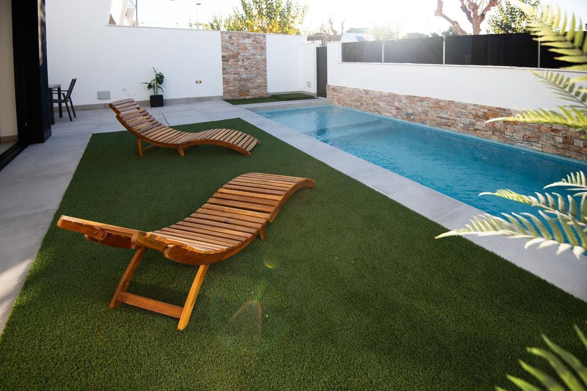 Chalet de 3 habitaciones en Santiago de la Ribera en venta con piscina - 595.000 € (Ref: 9992825)