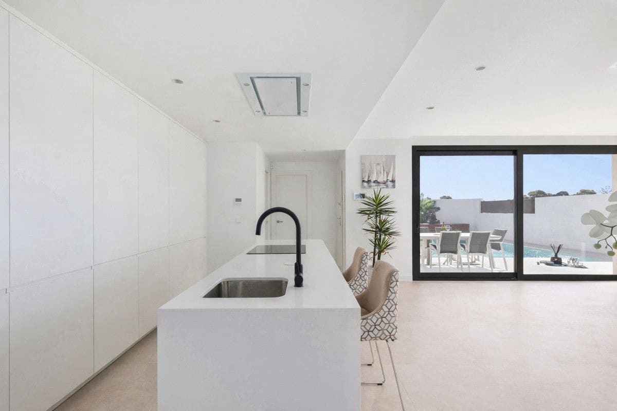 2 bedroom Villa for sale in Los Alcazares with pool - € 439,000 (Ref: 9992827)