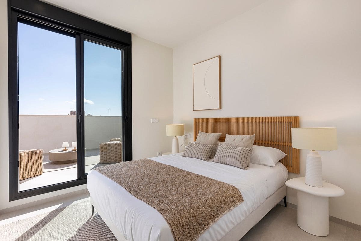 2 bedroom Villa for sale in Los Alcazares with pool - € 439,000 (Ref: 9992827)
