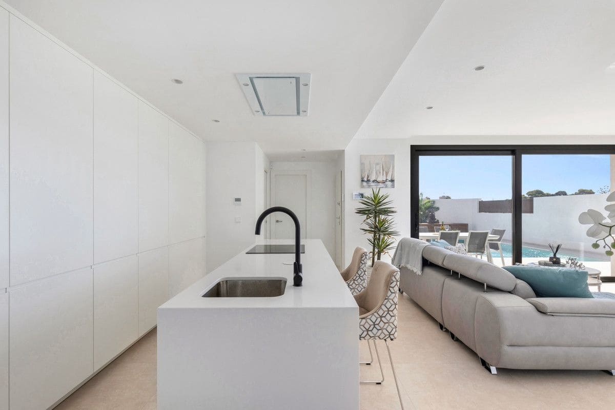 3 bedroom Villa for sale in San Javier with pool - € 495,000 (Ref: 9992831)