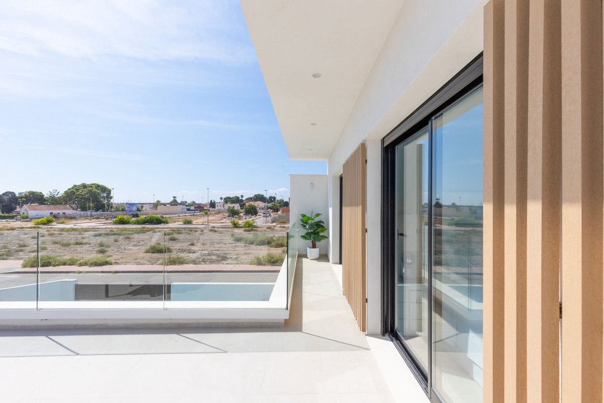 3 bedroom Villa for sale in San Javier with pool - € 495,000 (Ref: 9992831)