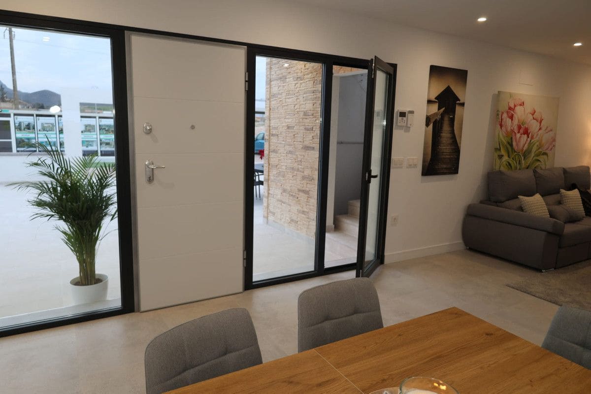 3 bedroom Villa for sale in La Pinilla with pool - € 272,464 (Ref: 9992856)