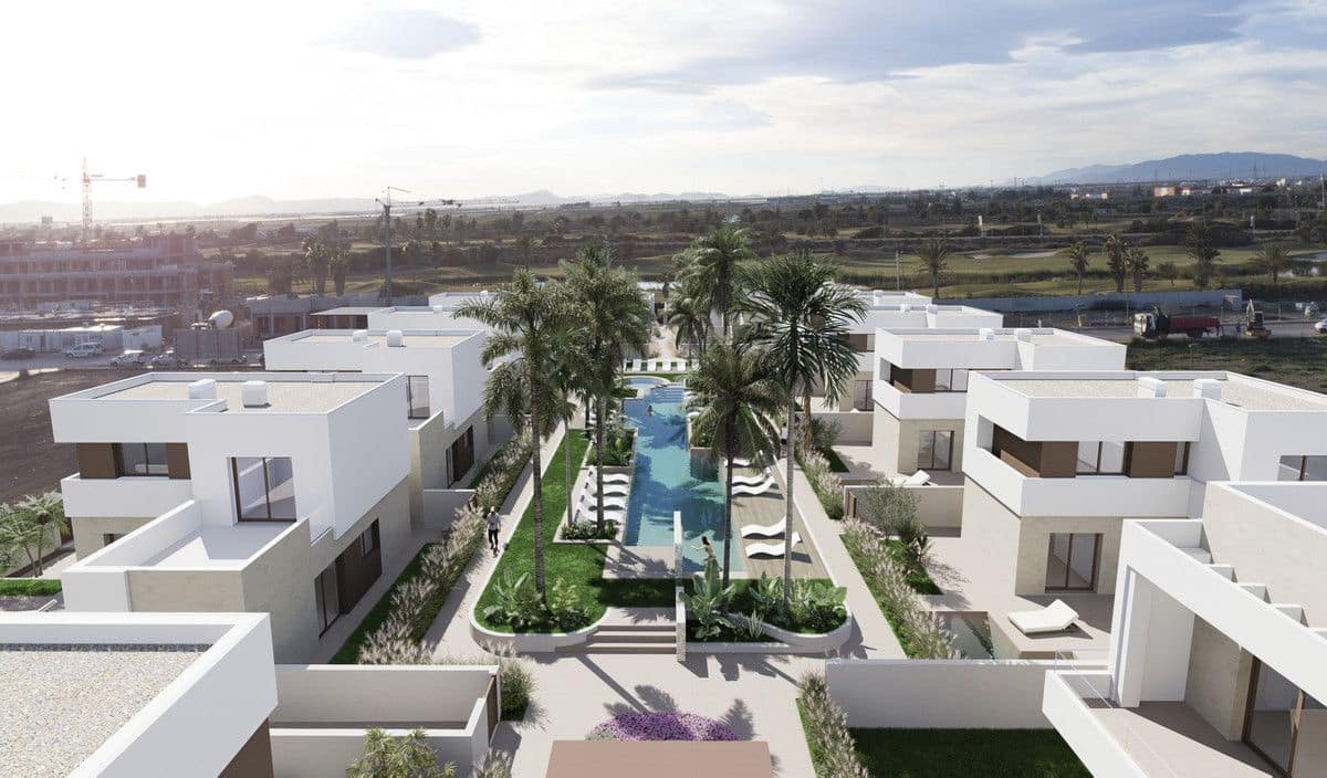 3 bedroom Villa for sale in Los Alcazares with pool - € 459,000 (Ref: 9992859)