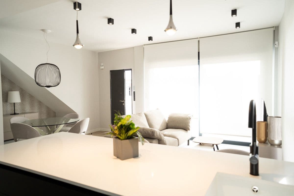 4 makuuhuone Huoneisto myytävänä paikassa Orihuela Costa mukana uima-altaan - 699 900 € (Ref: 9992866)