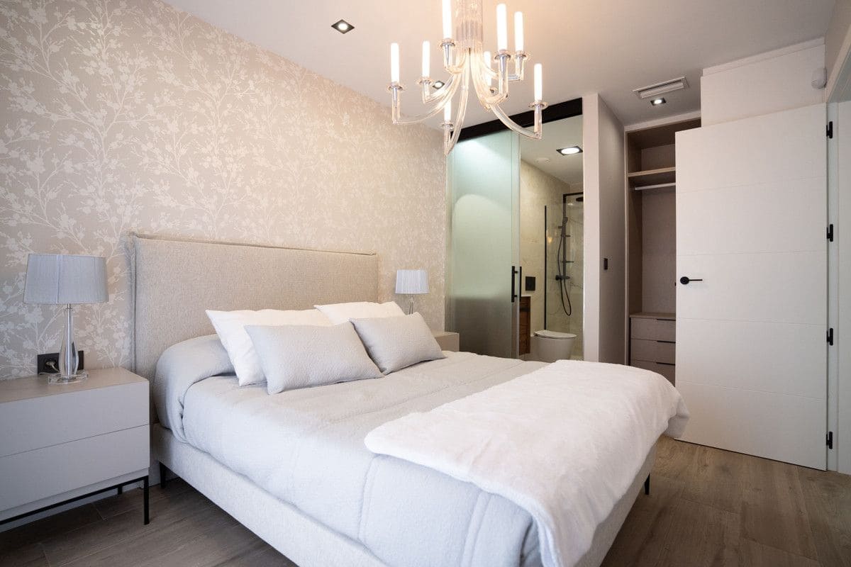 4 makuuhuone Huoneisto myytävänä paikassa Orihuela Costa mukana uima-altaan - 699 900 € (Ref: 9992866)