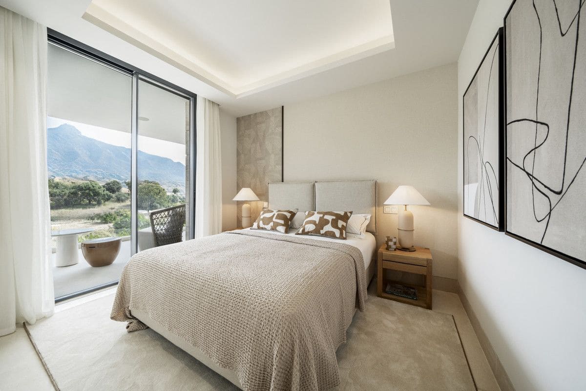 2 bedroom Apartment for sale in Aloha Golf with pool - € 1,237,624 (Ref: 9992881)