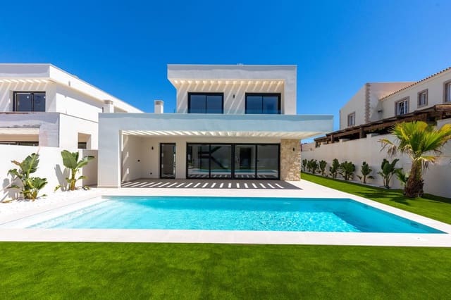 4 soverom Villa til salgs i Los Balcones - Los Altos, Torrevieja med svømmebasseng - € 850 000 (Ref: 9992898)