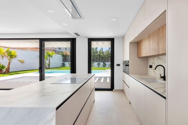 4 soverom Villa til salgs i Los Balcones - Los Altos, Torrevieja med svømmebasseng - € 850 000 (Ref: 9992898)