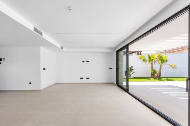 4 soverom Villa til salgs i Los Balcones - Los Altos, Torrevieja med svømmebasseng - € 850 000 (Ref: 9992898)