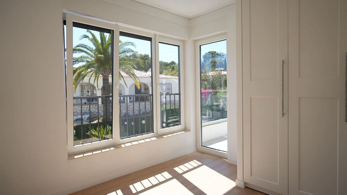 3 soveværelse Villa til salg i La Nucia med swimmingpool - € 530.000 (Ref: 9992905)