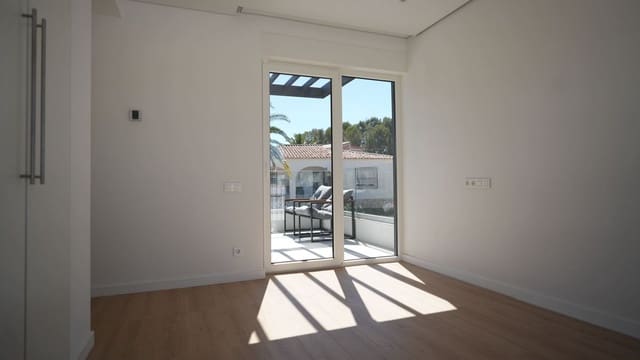 3 soveværelse Villa til salg i La Nucia med swimmingpool - € 530.000 (Ref: 9992905)