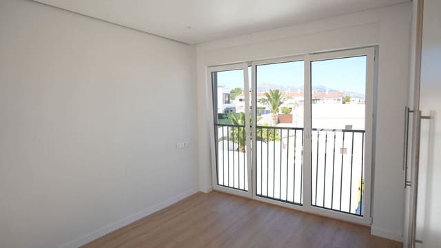 3 soveværelse Villa til salg i La Nucia med swimmingpool - € 530.000 (Ref: 9992905)