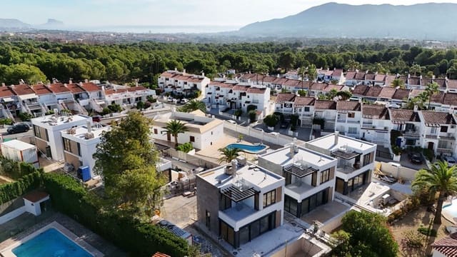 3 soveværelse Villa til salg i La Nucia med swimmingpool - € 530.000 (Ref: 9992905)