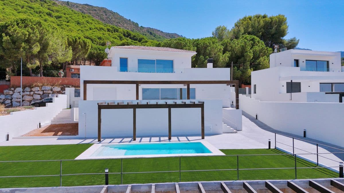 4 slaapkamer Villa te koop in Pinos de Alhaurin met zwembad - € 890.000 (Ref: 9992908)