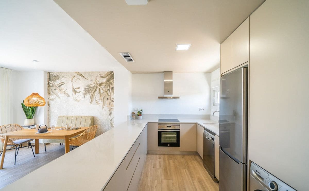 Apartamento de 2 habitaciones en Orihuela en venta con piscina - 299.900 € (Ref: 9992916)