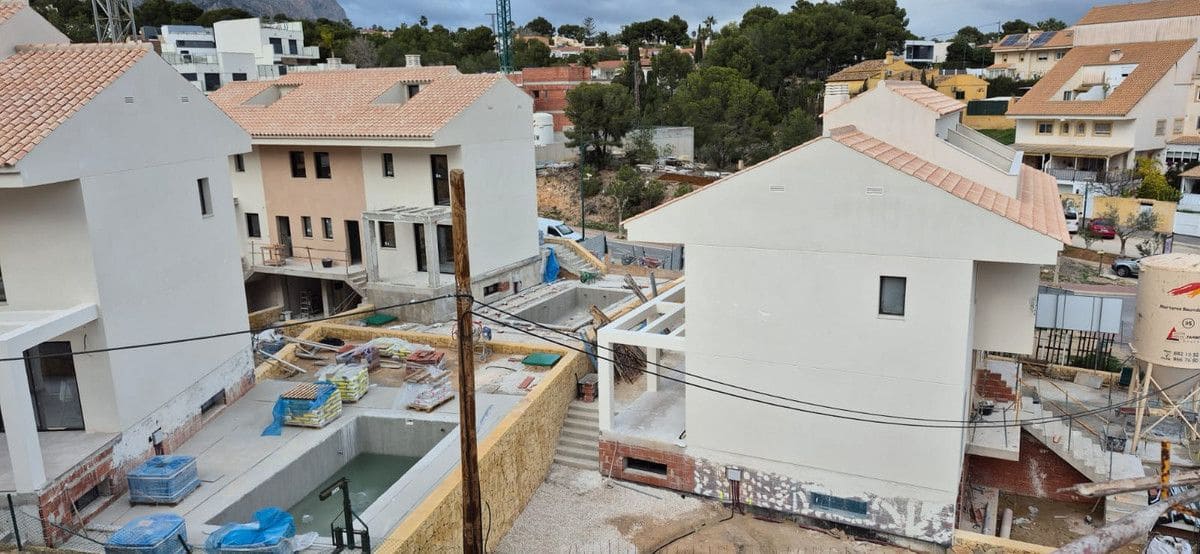 3 soveværelse Villa til salg i La Nucia med swimmingpool - € 594.000 (Ref: 9992938)