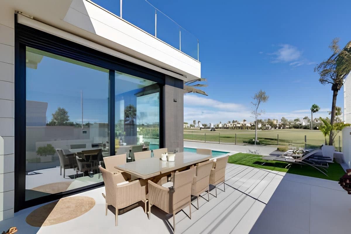 3 Zimmer Villa zu verkaufen in Pilar de la Horadada mit Pool - 594.000 € (Ref: 9992946)